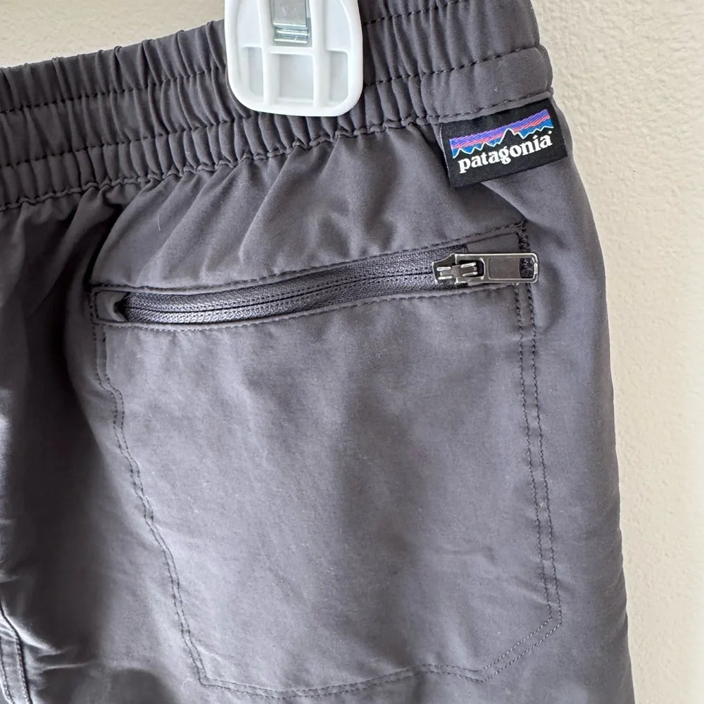 Patagonia Boys Gray Light Weight Jogger Size Large